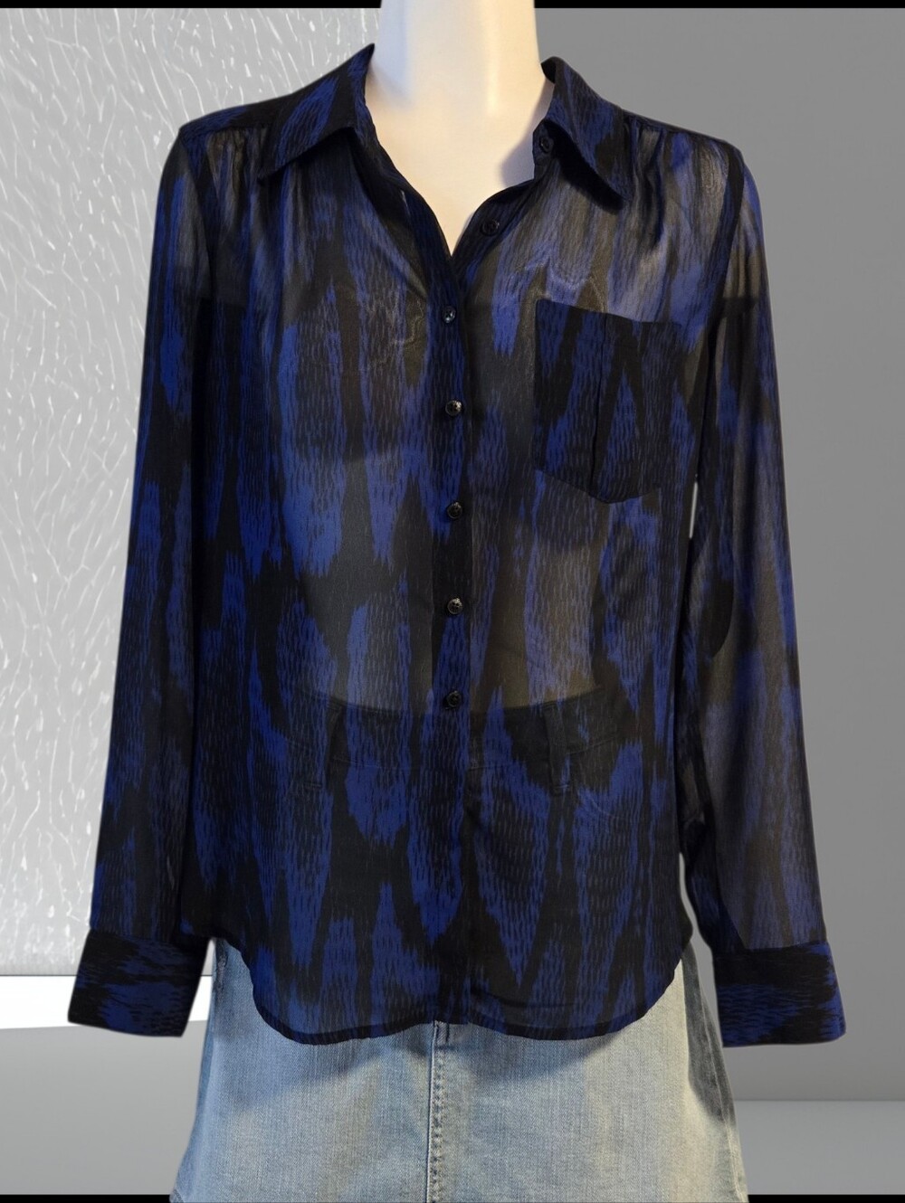 GUESS Los Angeles‎ Sheer Blue Black Button Up Blouse Size Small